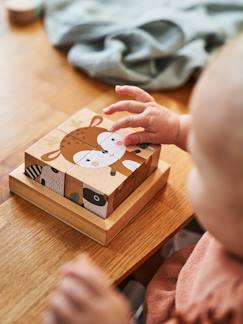 Primeiras manipulações do bebé-Brinquedos-Jogos educativos- Puzzles-Puzzle com 4 cubos, Floresta Encantada, em madeira FSC®