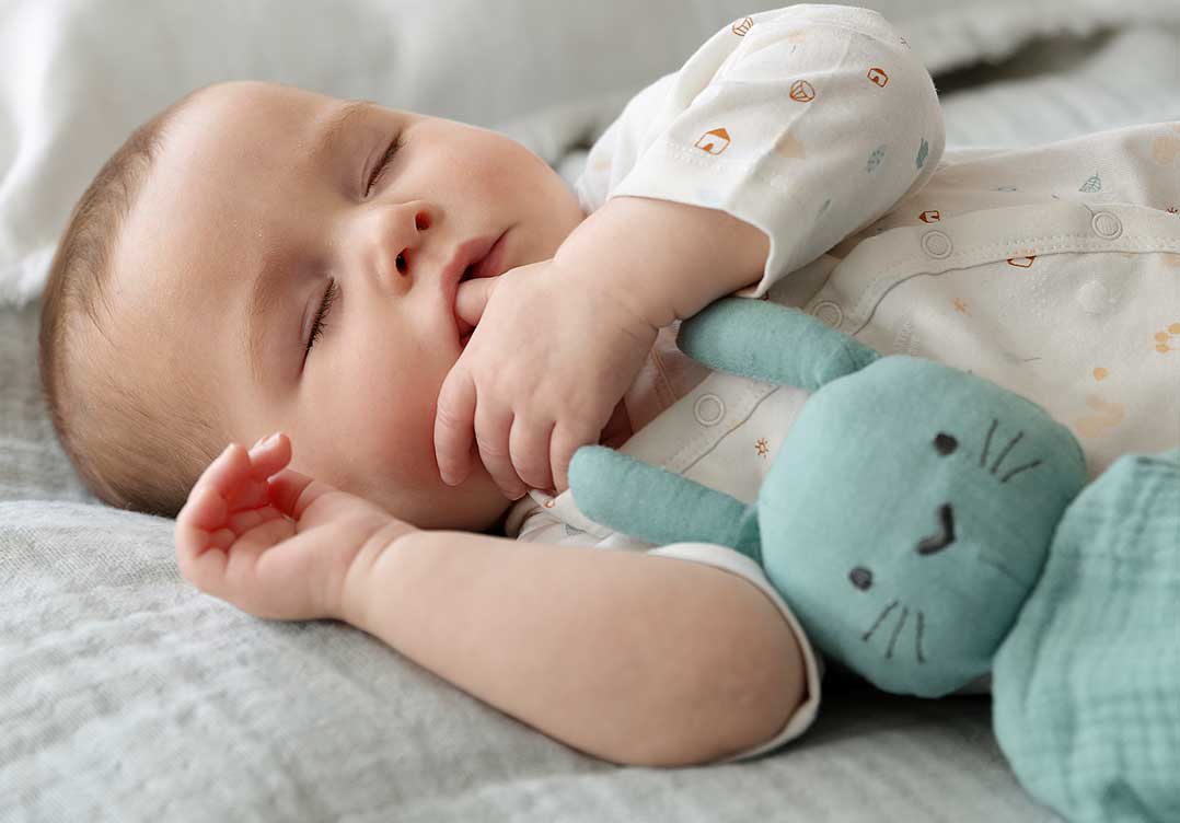 Qual a melhor posição para o bebé dormir?